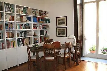 Al Maschio Angioino Castel Nuovo 那不勒斯